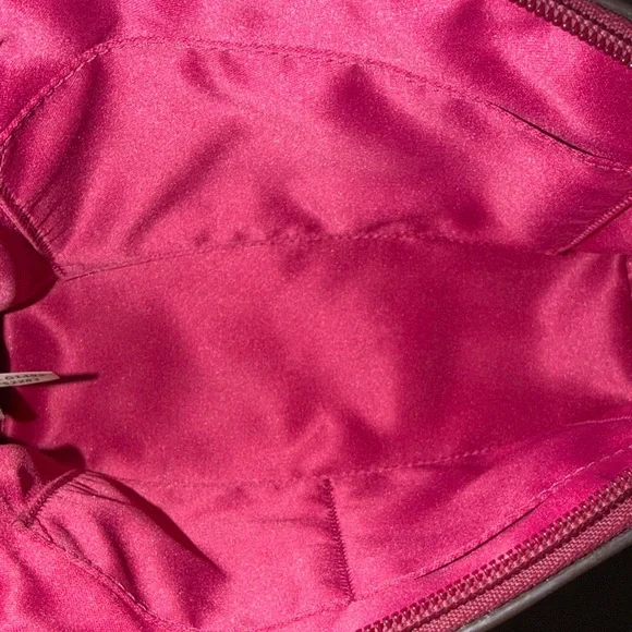 LIKE NEW - Coach Signature Embossed Fuchsia Make Up Cosmetic Travel Bag Case - Picture 7 of 8